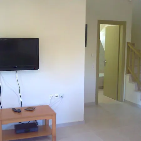 Rodousakis Homes * Dhrámia